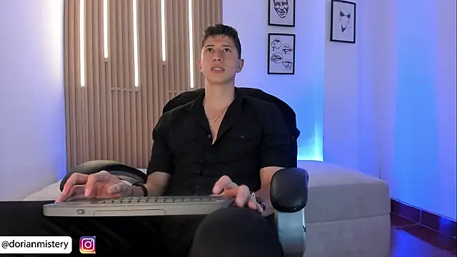 Dorianmistery2322_ webcam