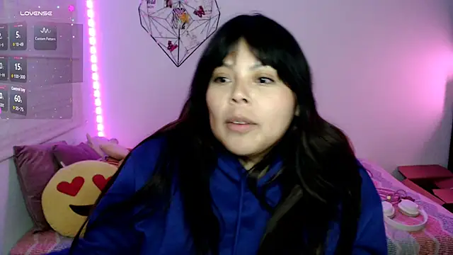 EllieMoonX webcam