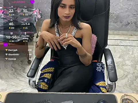 LuvLayla webcam