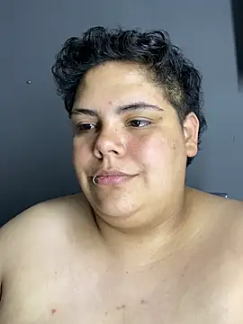 Hailey_Curvy webcam