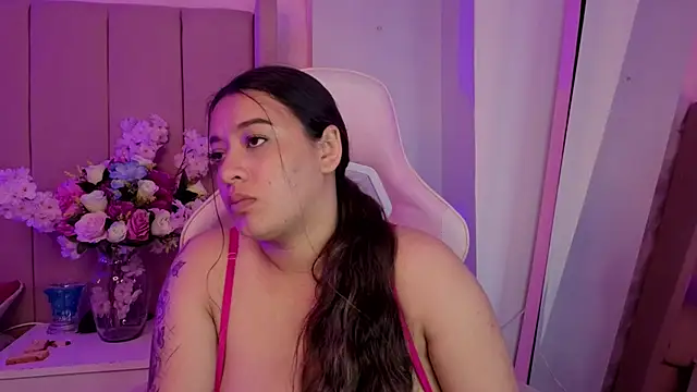 MollyBigBoobs12 webcam