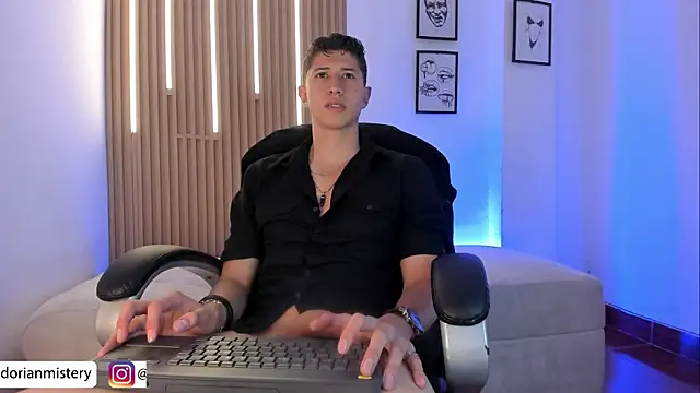 Dorianmistery2322_ webcam