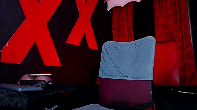 abrilbigcock live cam on StripChat
