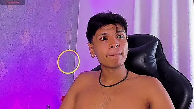 Alejandroo_Montenegro webcam