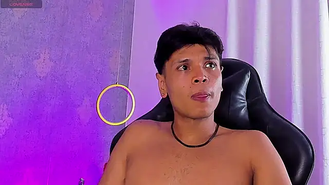 Alejandroo_Montenegro webcam