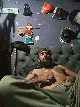 hairy_mannn webcam