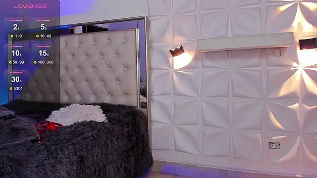 miss_alice_jones live cam on StripChat