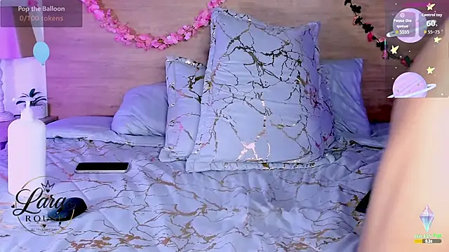LaraRous webcam