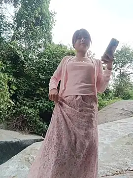 Linda-yiyi webcam