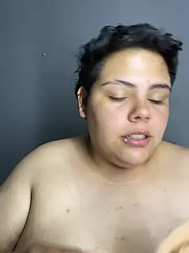 Hailey_Curvy webcam