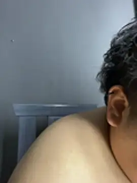 Hailey_Curvy webcam
