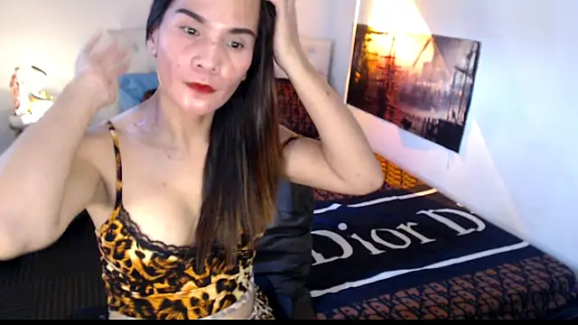 NinaDOM4CUM webcam