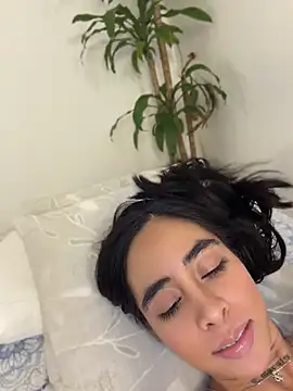sophierooy22 - Sophierooy22's free webcam - UK Sex Cams