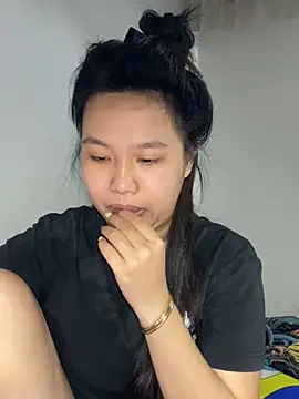 Almira6868 live cam on StripChat