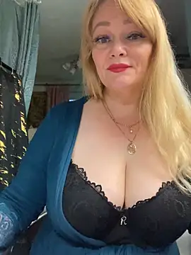 Sweet-blonde webcam