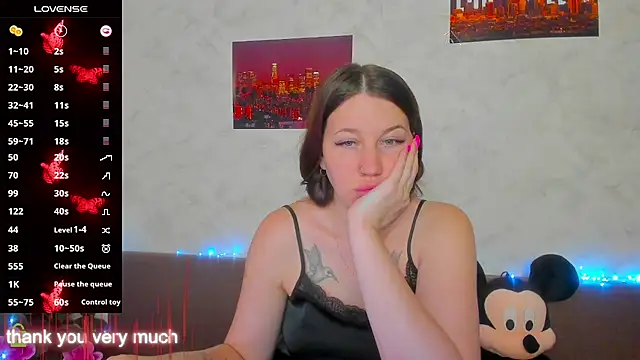 Arya_Curves webcam