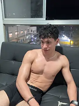 Luke_Muscle webcam