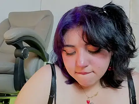 Blueberry_gothic webcam