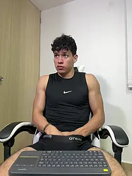 Luke_Muscle webcam