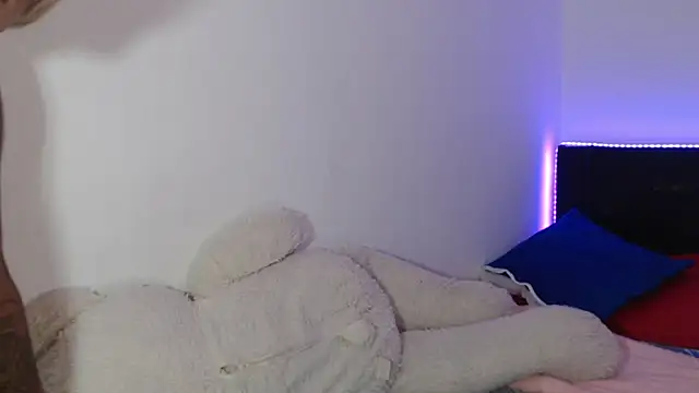 ladyrd1 webcam
