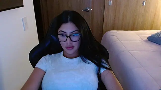 Mia_Paradis webcam
