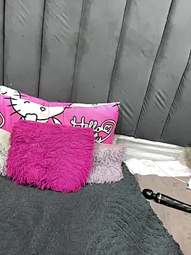 LonelyQueenxx25 webcam