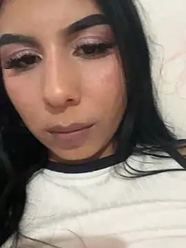 ariella_lov webcam
