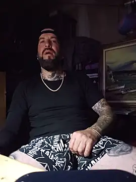 Beardedtattood webcam
