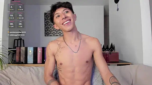 im__thomass live cam on StripChat