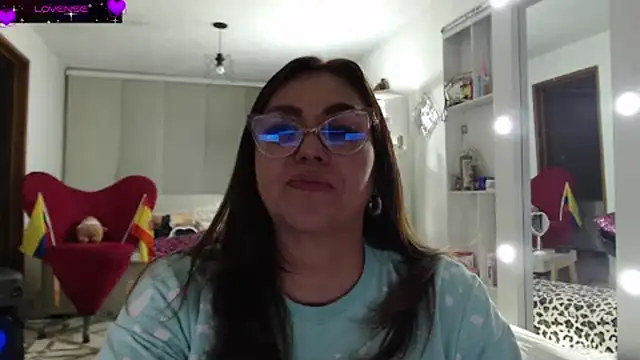 Myrnasexxx live cam on StripChat