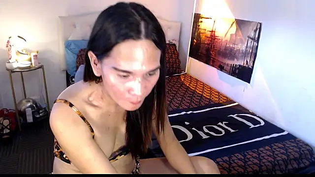 NinaDOM4CUM webcam