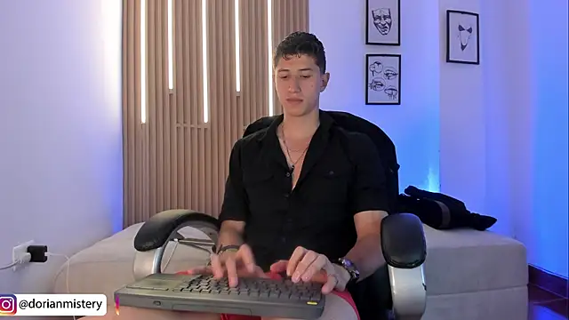 Dorianmistery2322_ webcam