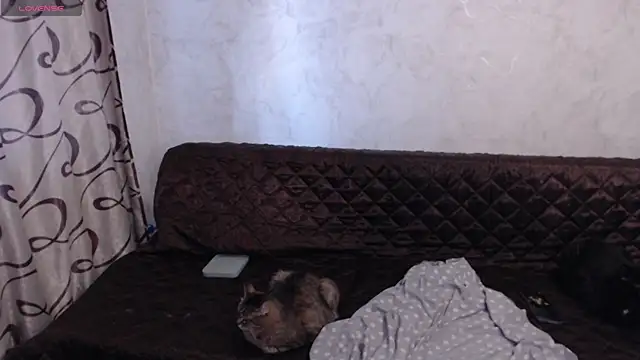 Olivia_Winston webcam