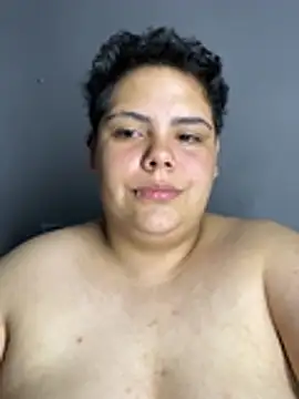 Hailey_Curvy webcam