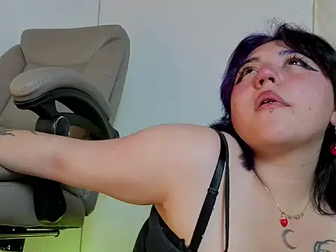 Blueberry_gothic webcam