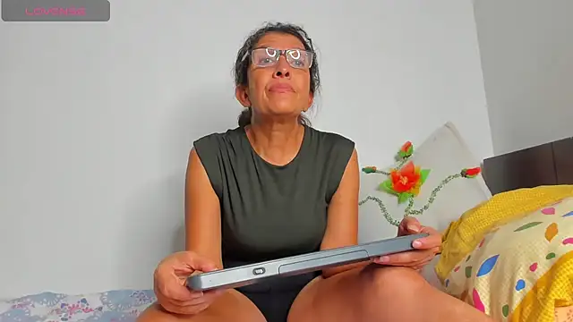 Keyla_Milf webcam