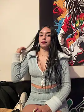 LilacNoir webcam
