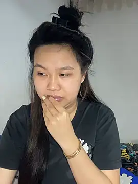 Almira6868 webcam