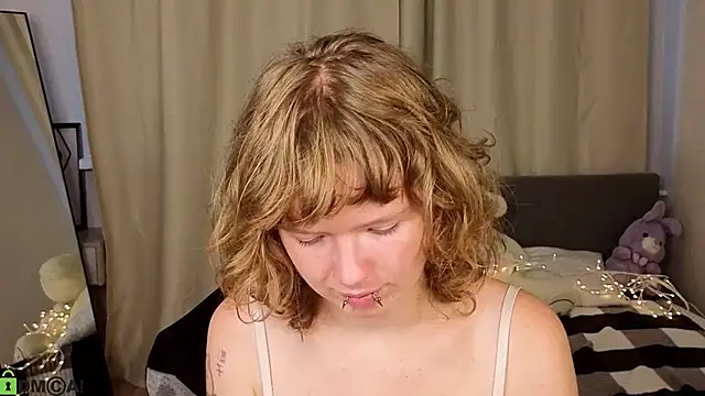 VioletDesiree webcam