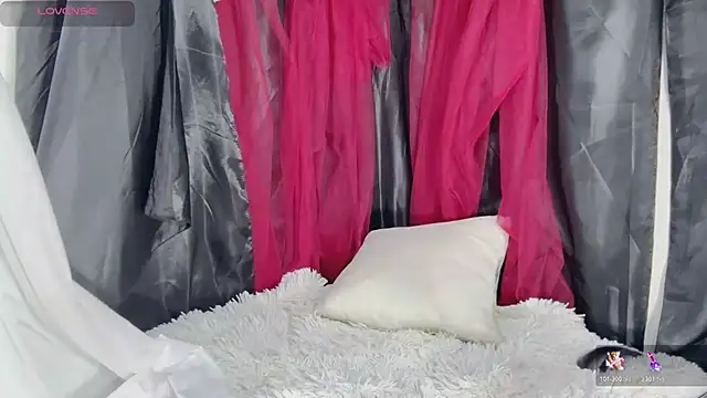 lunoryn live cam on StripChat