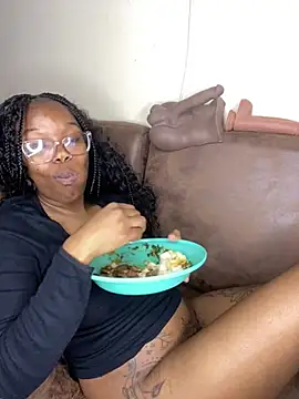 YummyMelanin117 webcam