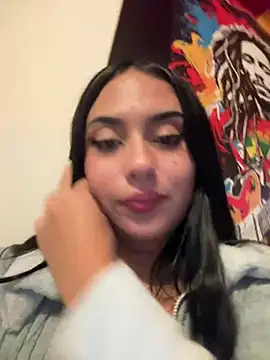 LilacNoir webcam