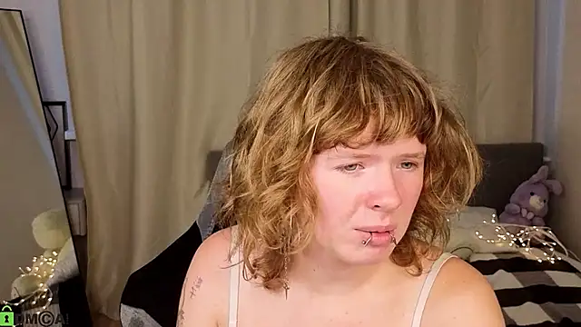 VioletDesiree webcam