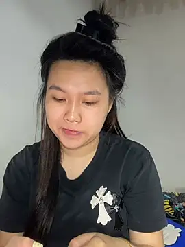 Almira6868 live cam on StripChat