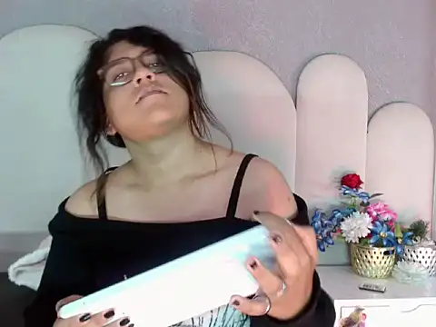 jessie_dark30 webcam