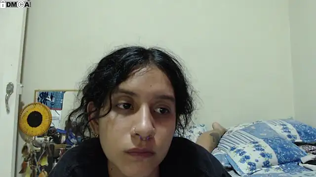 AlinaWoolf_ webcam