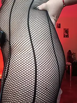 Gigi_hart7