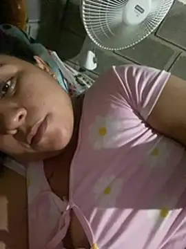 laura1999love webcam