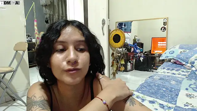 AlinaWoolf_ webcam