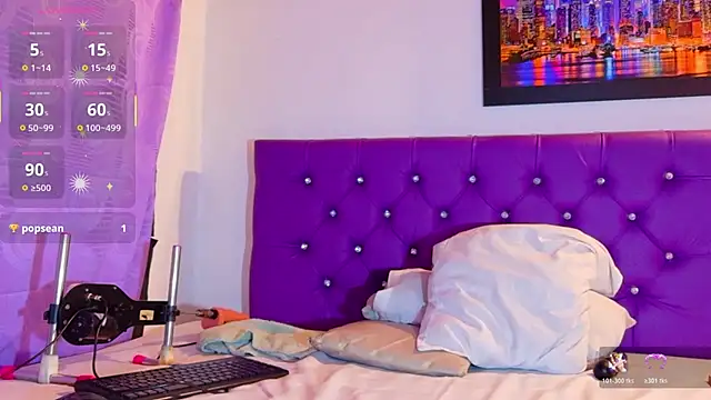 ebony_NeighborMoans webcam